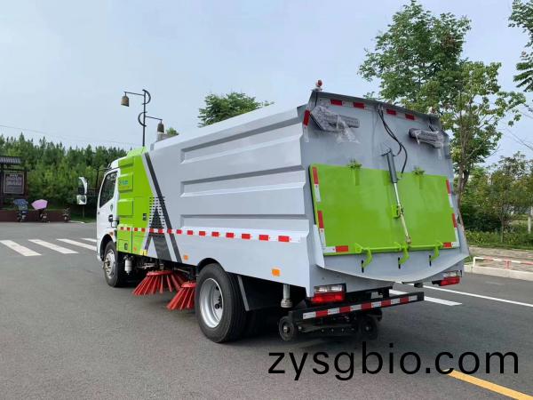 國(guo)六(liu)東風凱普特7.5方掃路(lu)車